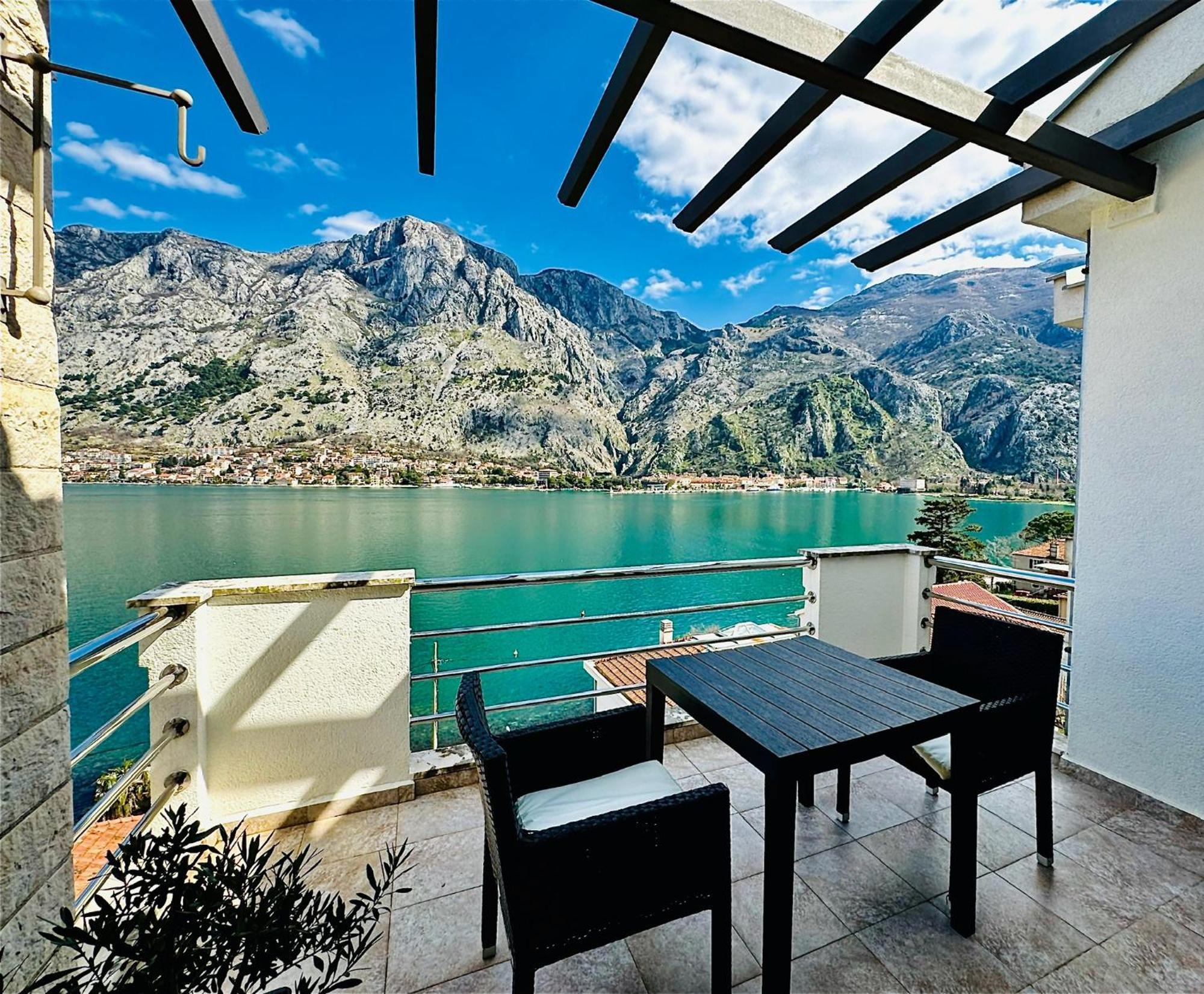 Kotor Muo Apartments C3 Bagian luar foto